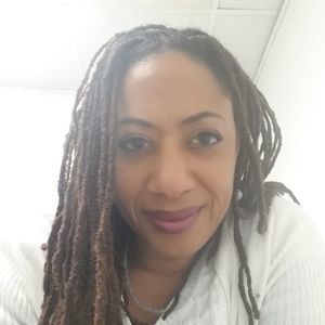 Meet your Posher, Roxanne